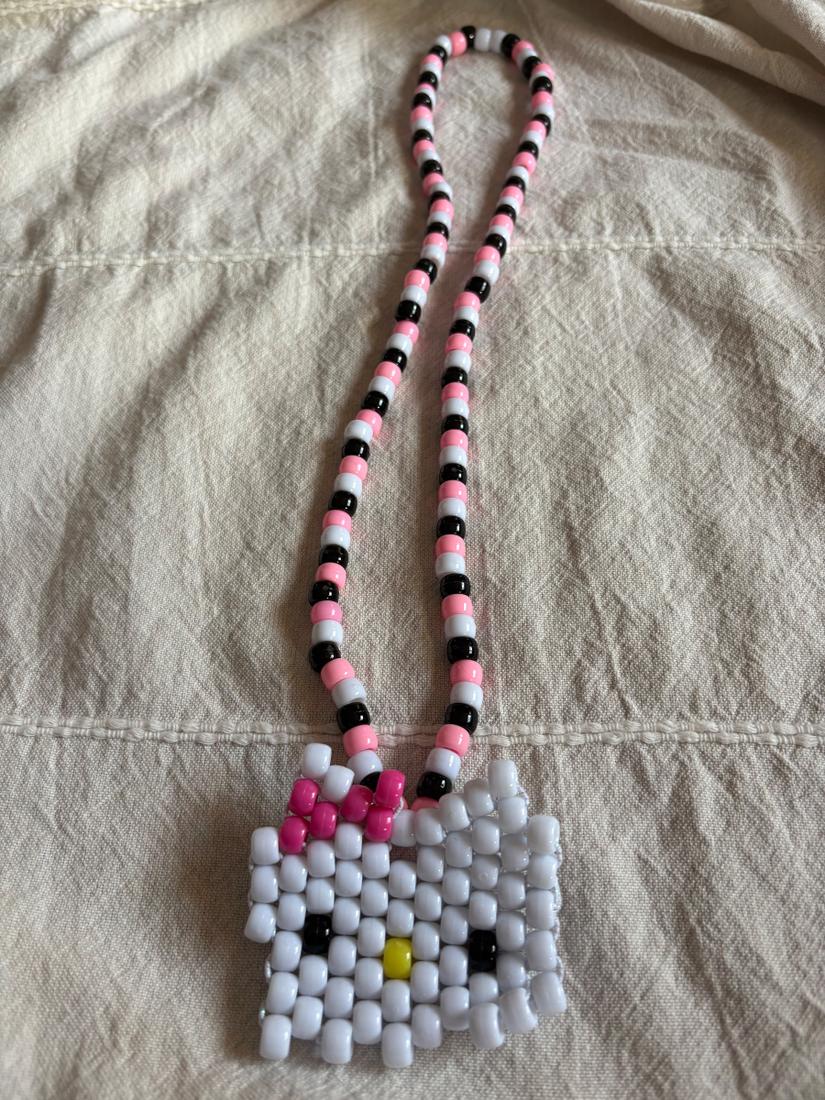 Hello Kitty necklace — photo 1