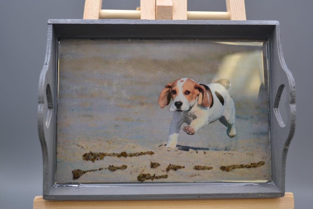 Beagle Puppy Beach Run Handcrafted Resin Wood Mini Tray Art, Grey Wood Keepsake Dog Portrait Catchall, Hound Lover Desk Decor — photo 1