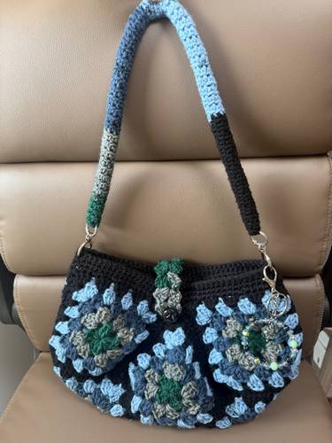 Granny square βbluesβ crotchet bag
