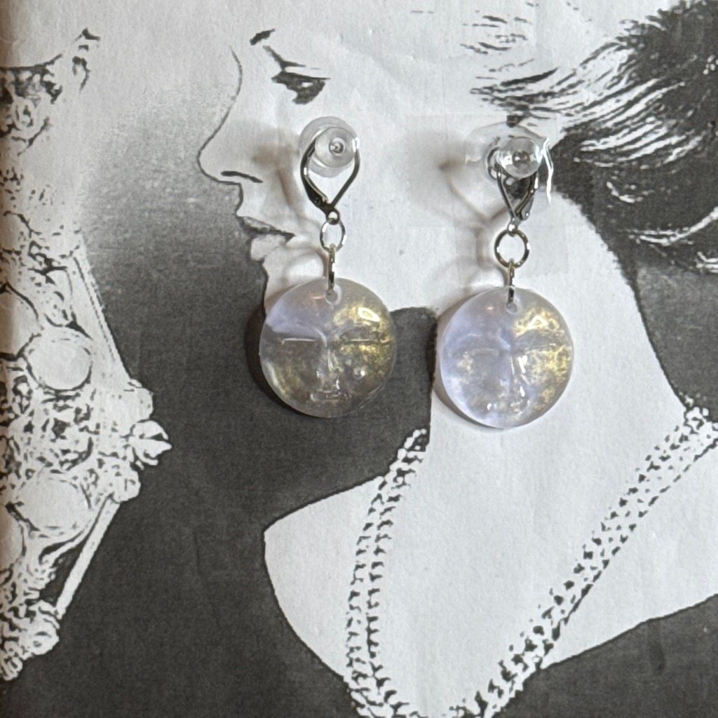 White yellowish Moon face earrings