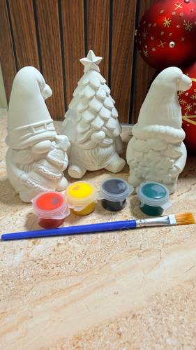 Ceramic figurines