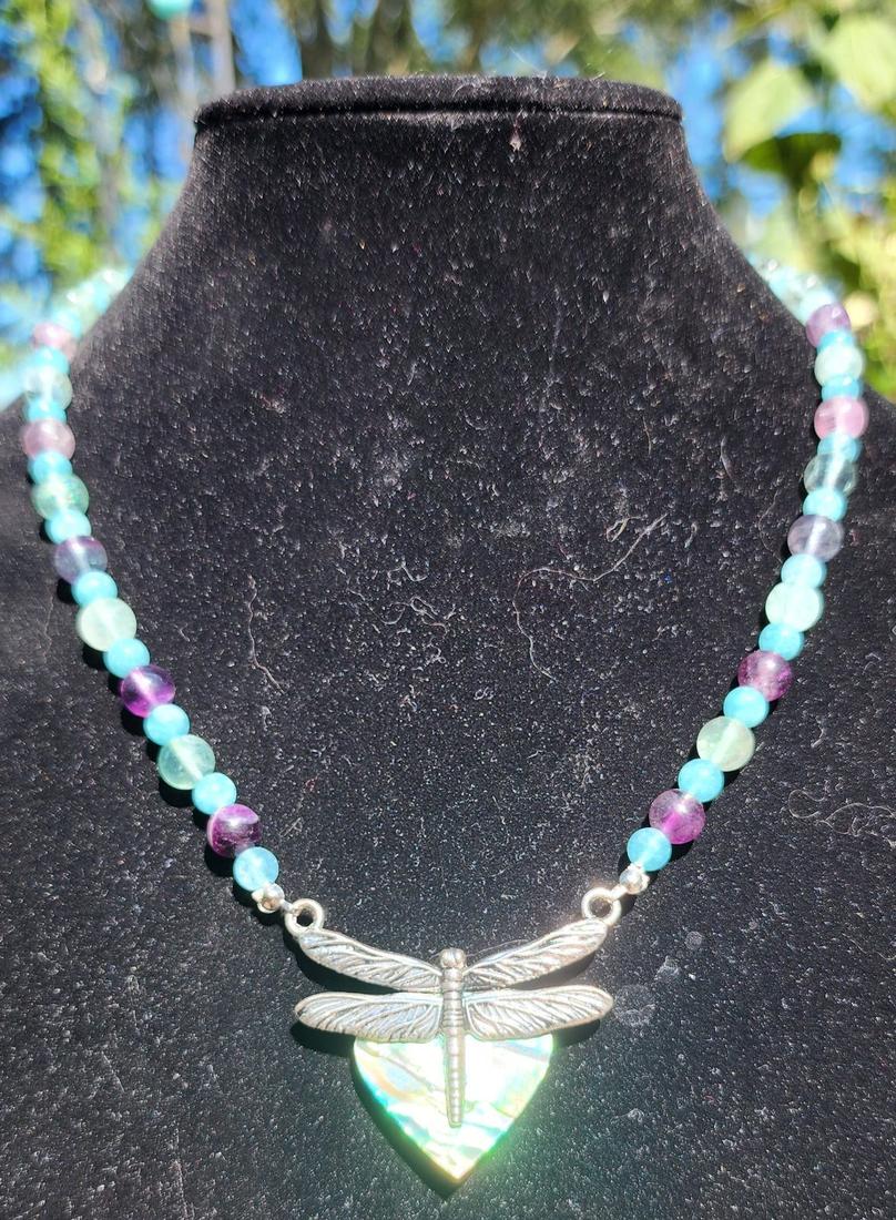 Dragonfly in abalone — photo 1